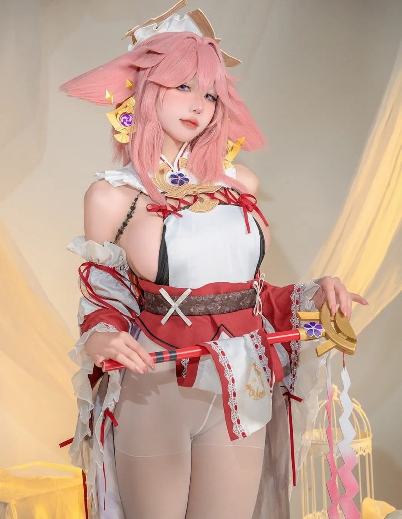 yae miko cosplay 31