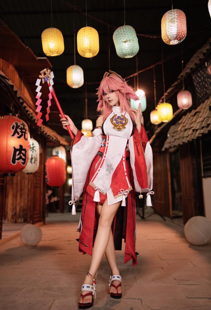 yae miko cosplay 3