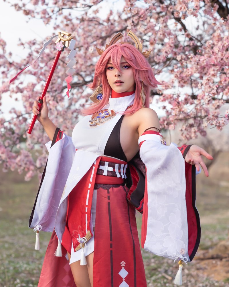 yae miko cosplay 5